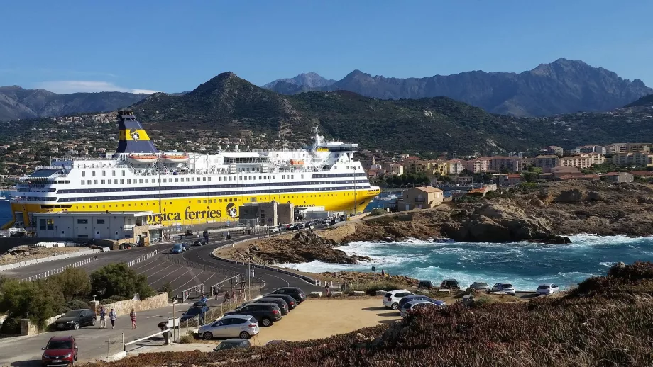 Traghetti per la Corsica