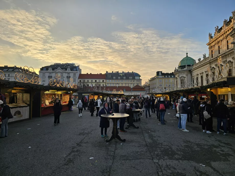 Mercati davanti all'Oberes Belvedere