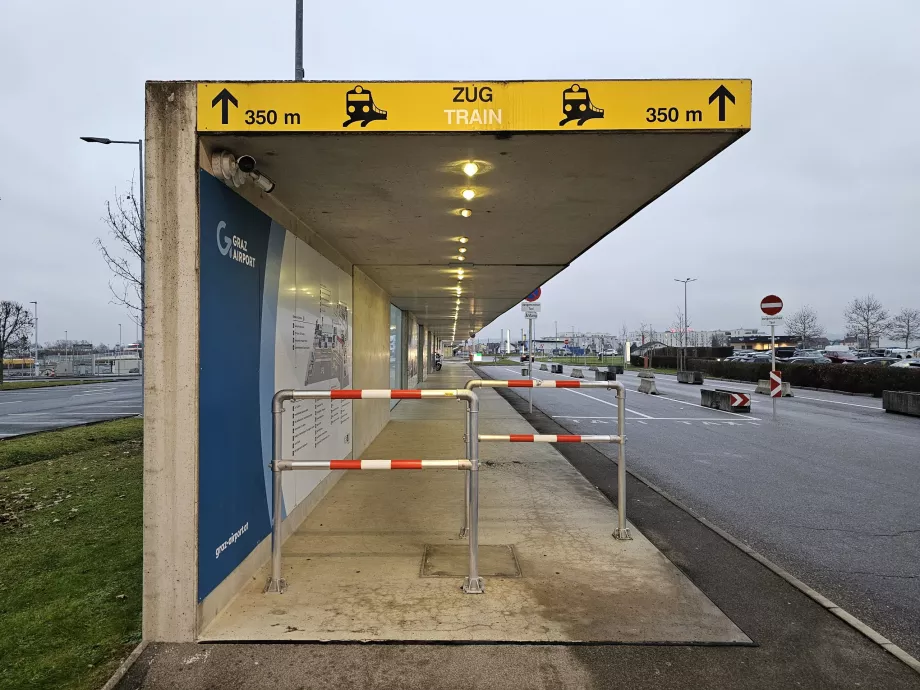 Passerella per la stazione ferroviaria