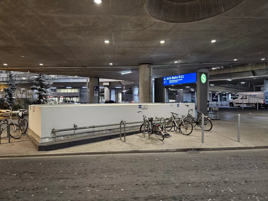 Ingresso alla stazione della S-Bahn