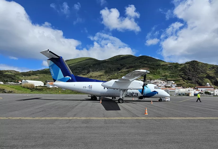 Aereo all'aeroporto di Corvo