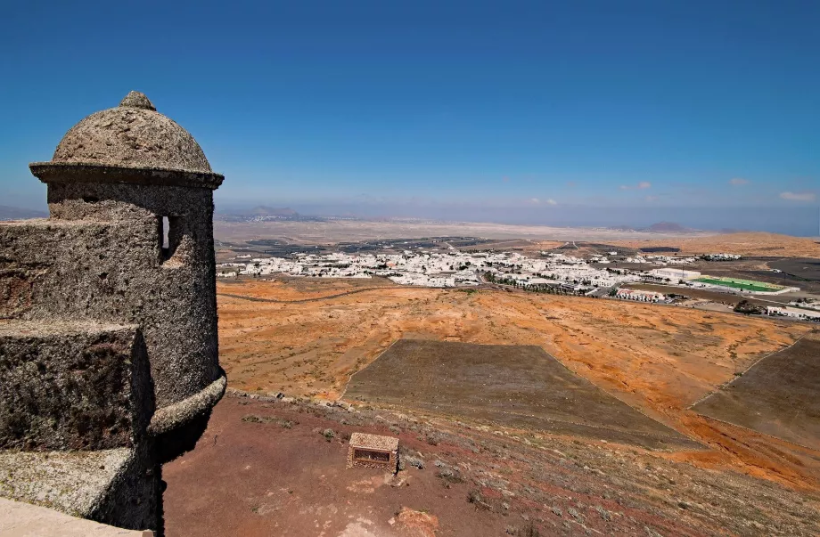 Vista di Teguise dal castello