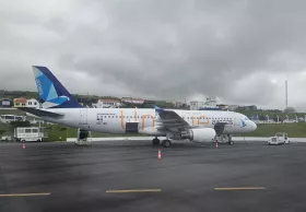 Azores Airlines, Airbus A320 con la scritta "Unique