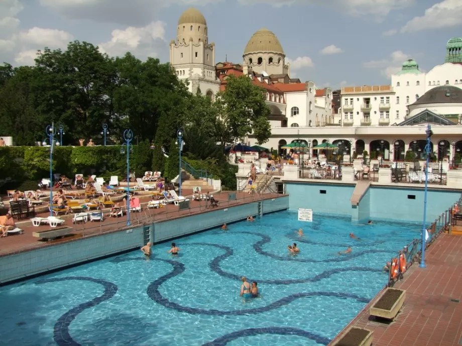 Piscina all'aperto