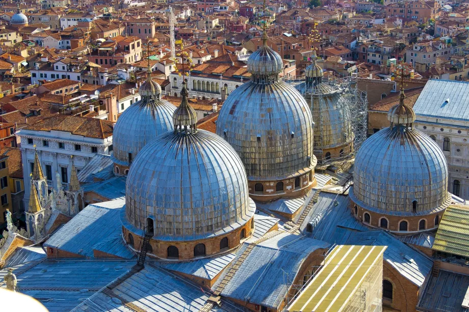 La cupola della basilica