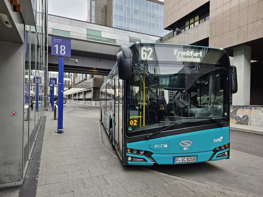 Stazione degli autobus, terminal 1, FRA