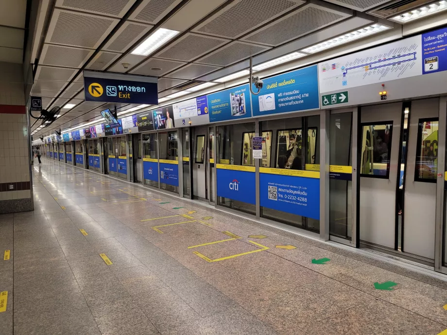 Piattaforme nella metropolitana