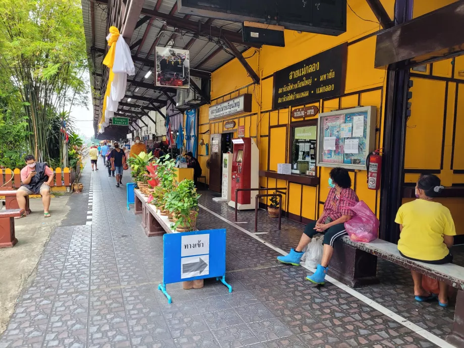 Stazione di Wongwian Yai