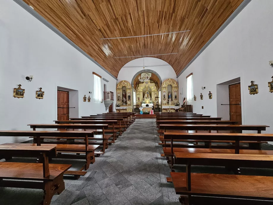 Interno della chiesa di Faja Grande