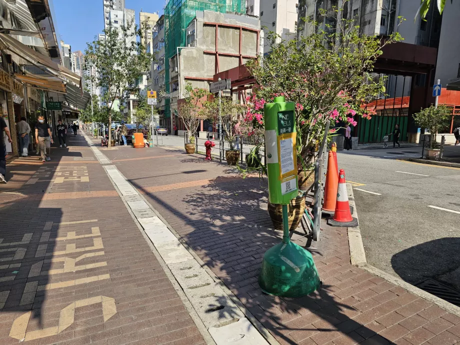 Una fermata dell'autobus in Canton Road