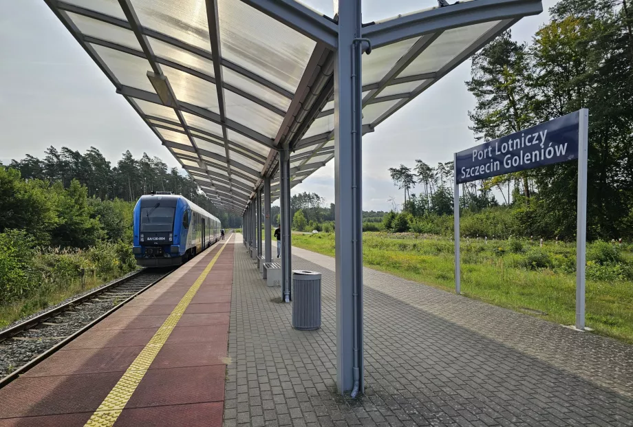 Treno per l'aeroporto di Stettino