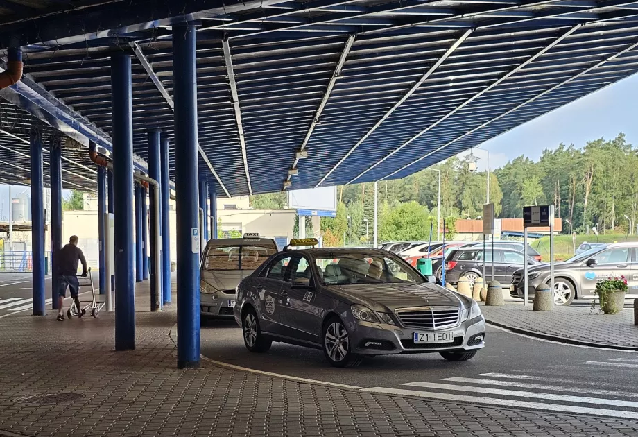 Taxi, aeroporto di Stettino