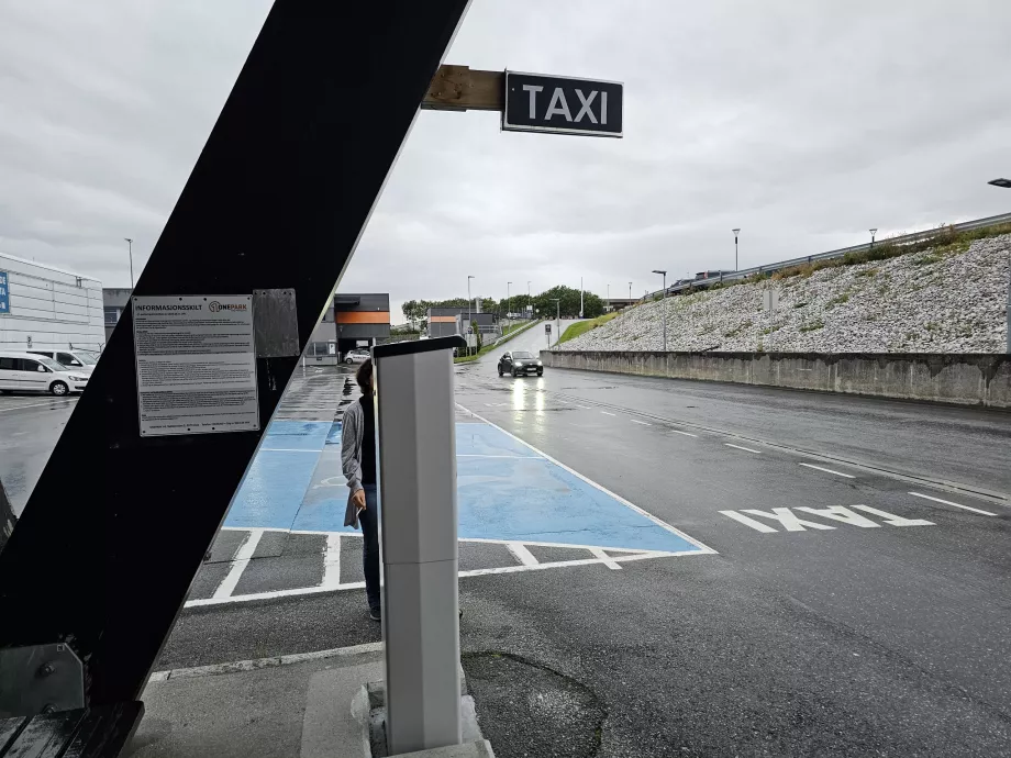 Stazione dei taxi, aeroporto di Molde