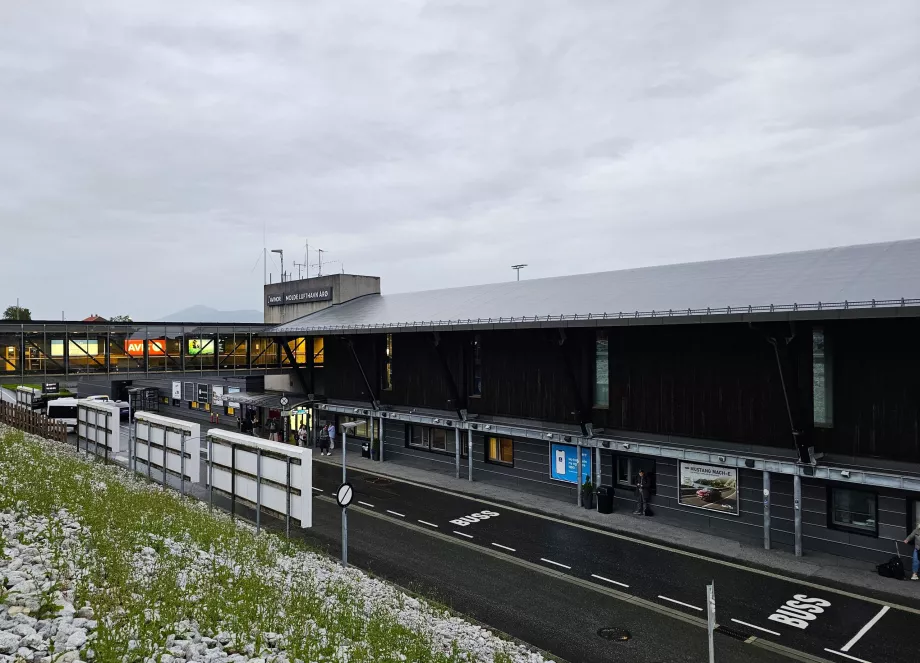 arrivo dall'aeroporto di Molde