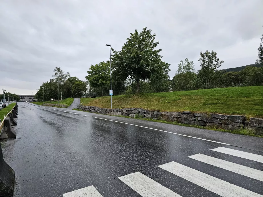 Indicazioni per la fermata dell'autobus in direzione di Molde