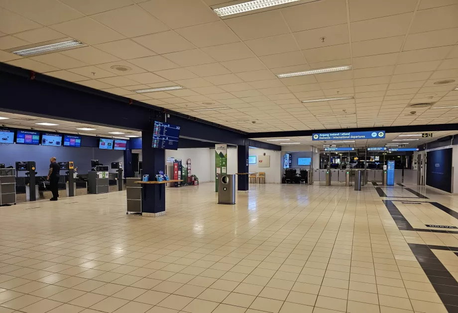 Sala partenze dell'aeroporto di Alesund