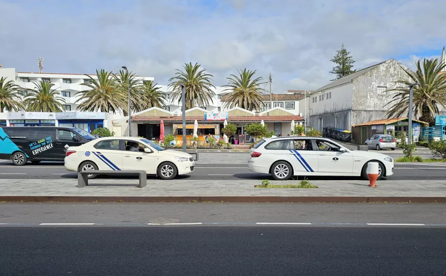 Stazione di taxi al porto di Madalena