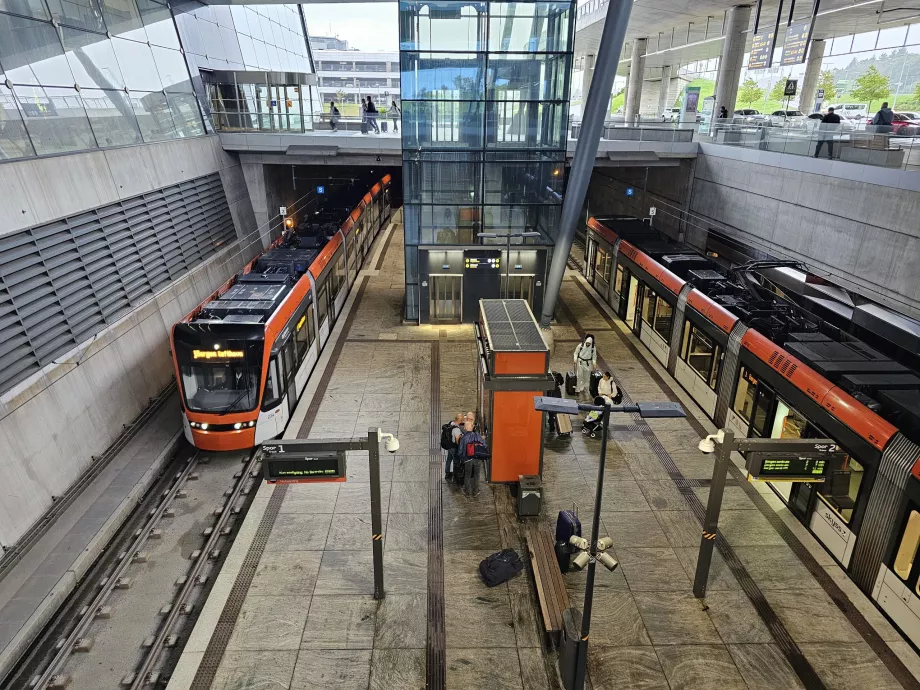 Fermata del tram nella metropolitana