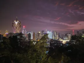 Vista notturna di Macao
