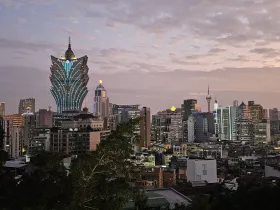 Vista di Macao di sera