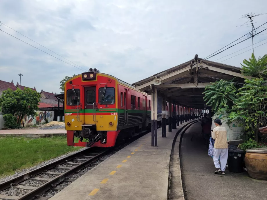 Stazione ferroviaria di Ban Laem