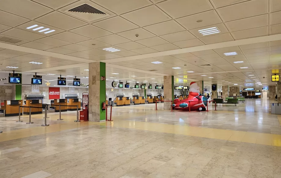 Sala del check-in, aeroporto di Girona