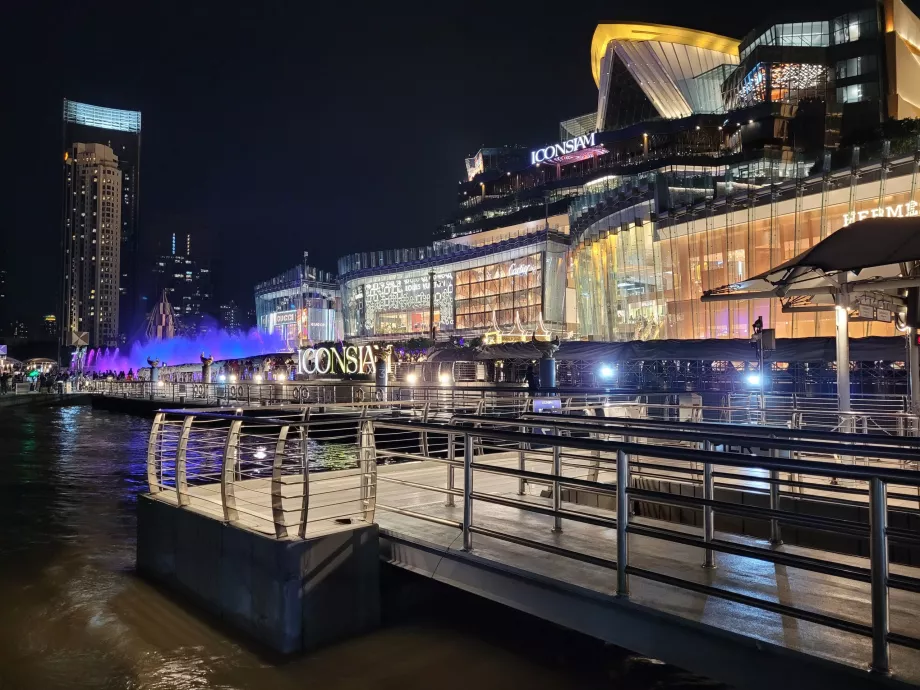 Fontana di Iconsiam