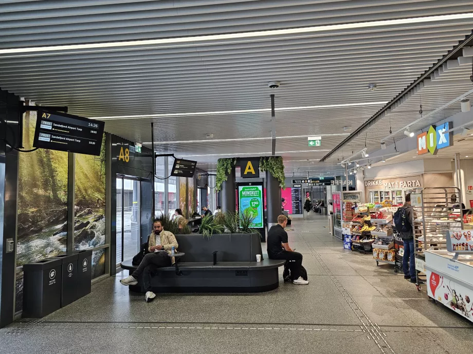 Sala d'attesa della stazione degli autobus di Oslo