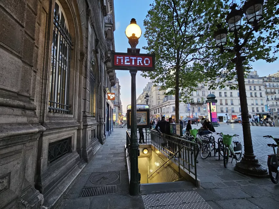 Ingresso alla metropolitana