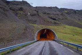 Tunnel di Almannaskard