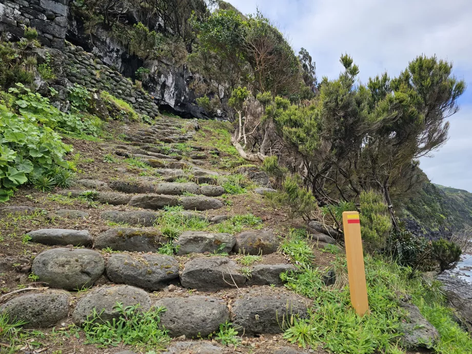 Sentiero escursionistico sull'Isola di Pico