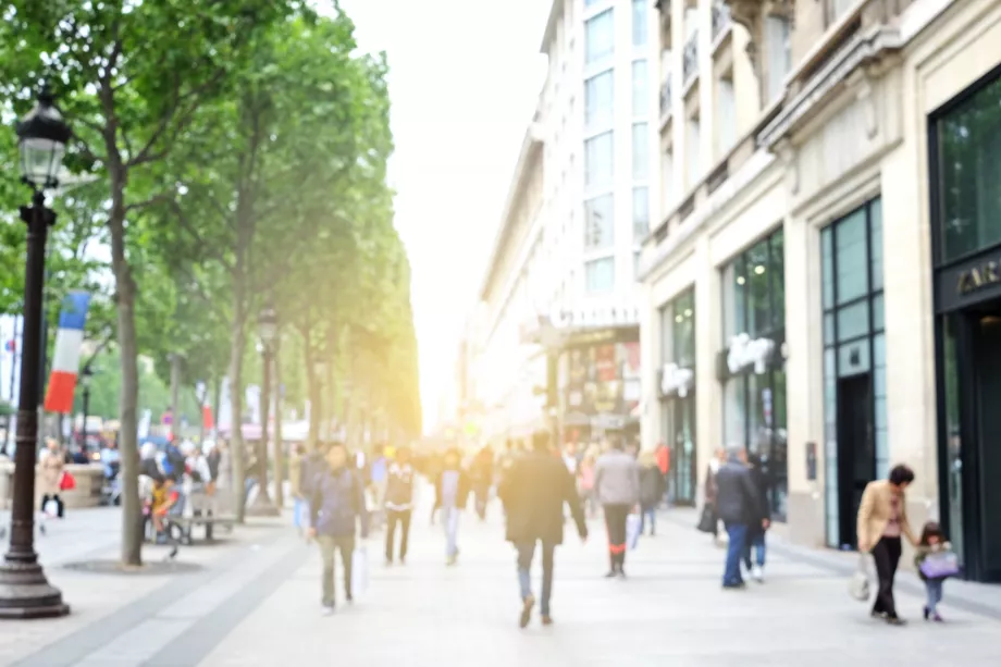 Shopping sugli Champs-Élysees