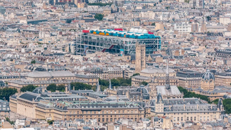 Il Centre Pompidou dalla Torre Eiffel