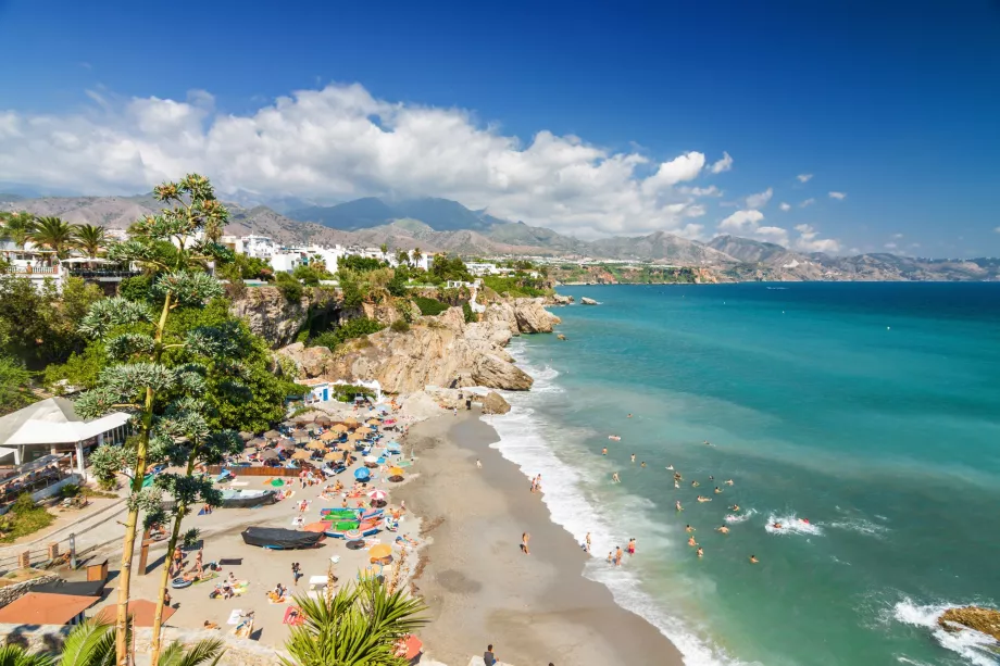 La costa rocciosa di Nerja