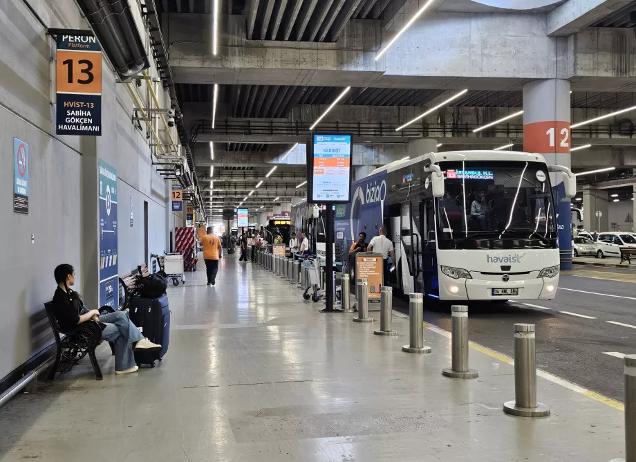 Autobus dall'aeroporto di Istanbul all'aeroporto di Sabiha Gokcen