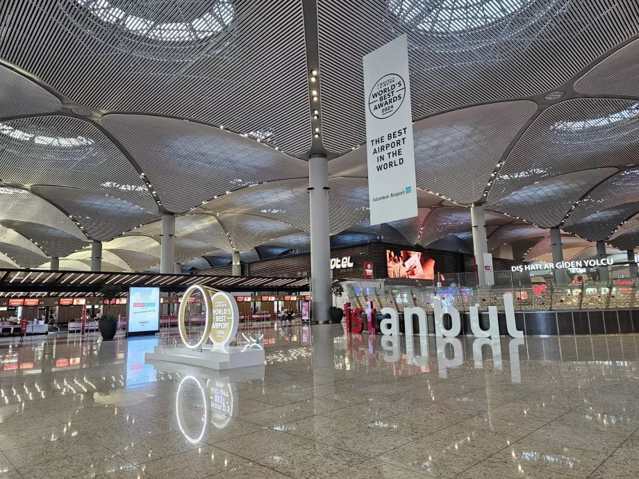 Aeroporto di Istanbul, area pubblica, partenze