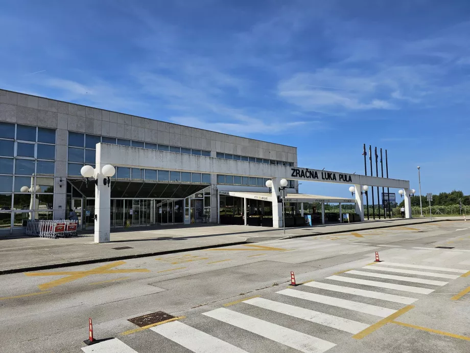 Terminal dell'aeroporto di Pola