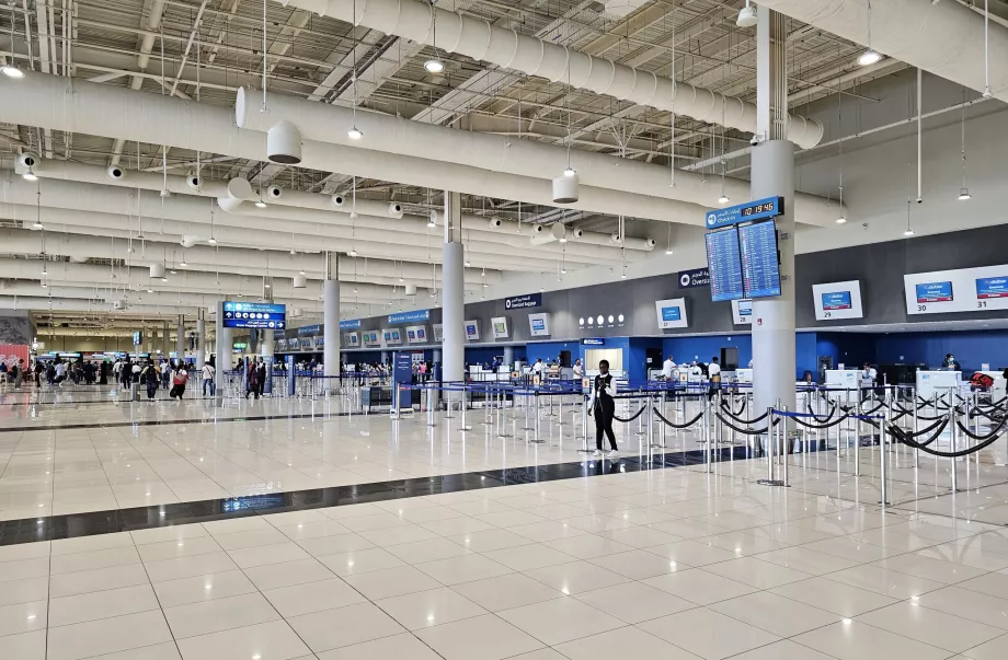 Terminal 2, area check-in