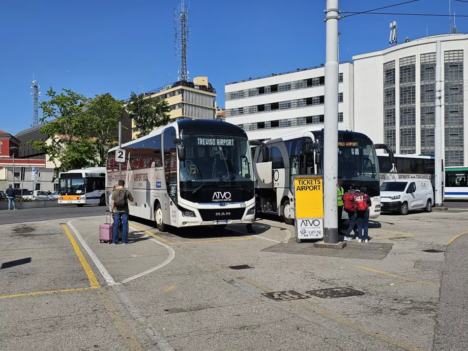 Fermata ATVO in direzione dell'aeroporto, Piazzale Roma