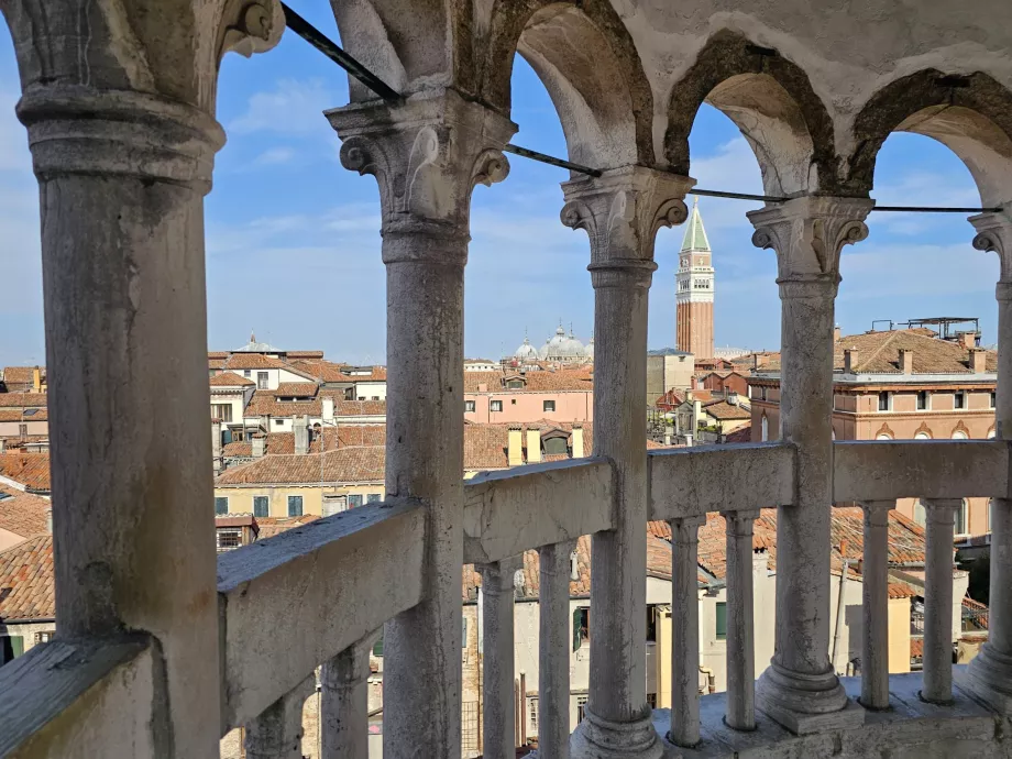 Vista da Palazzo Contarini del Bovolo