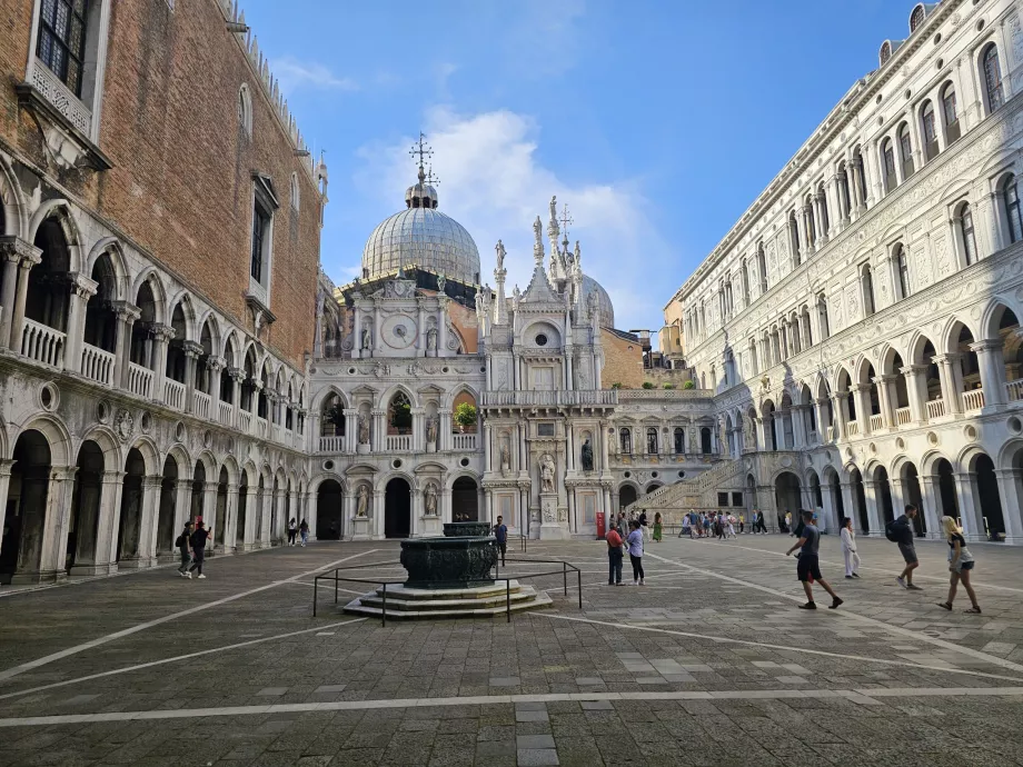 Corte di Palazzo Ducale