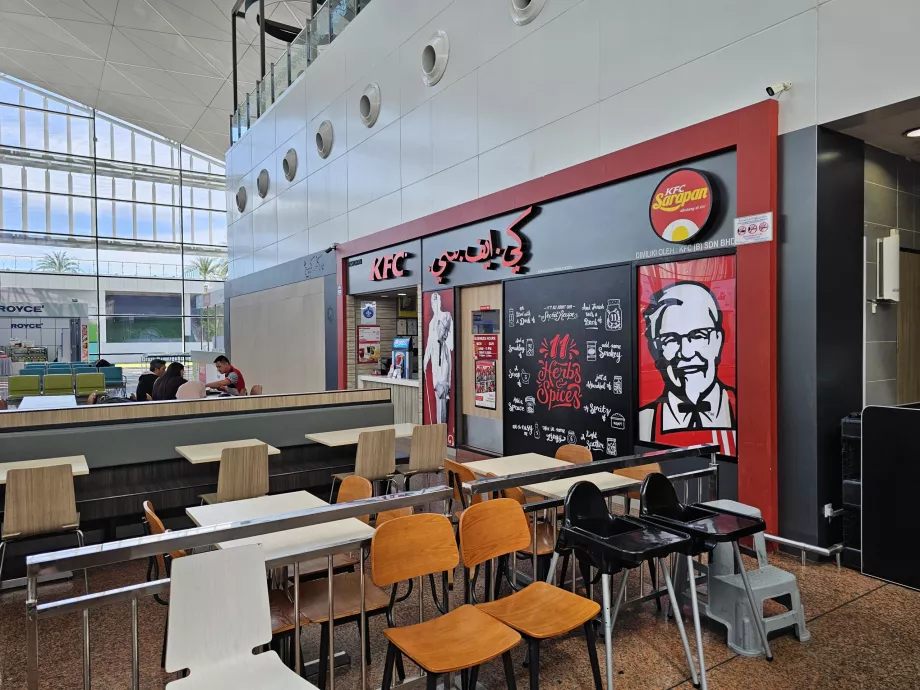 KFC, sala arrivi, area pubblica