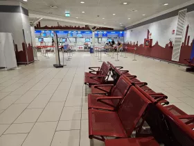 Posti a sedere all'aeroporto di Bologna
