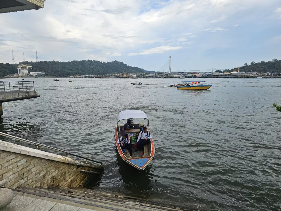 Traghetto per Kampong Ayer