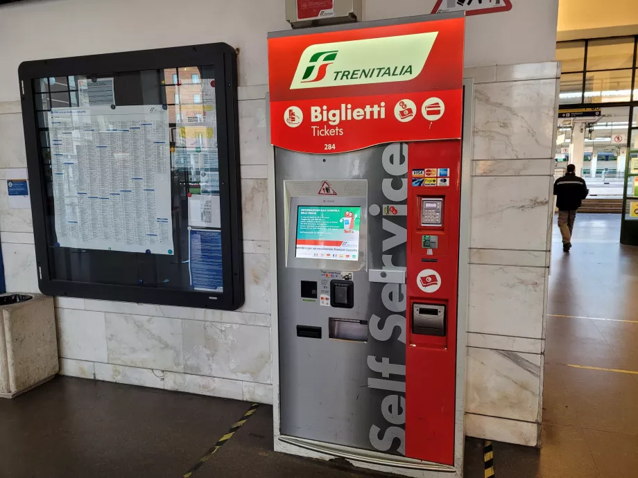 Distributore automatico di biglietti ferroviari