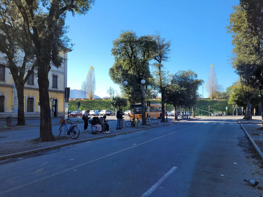 Stazione degli autobus di Lucca