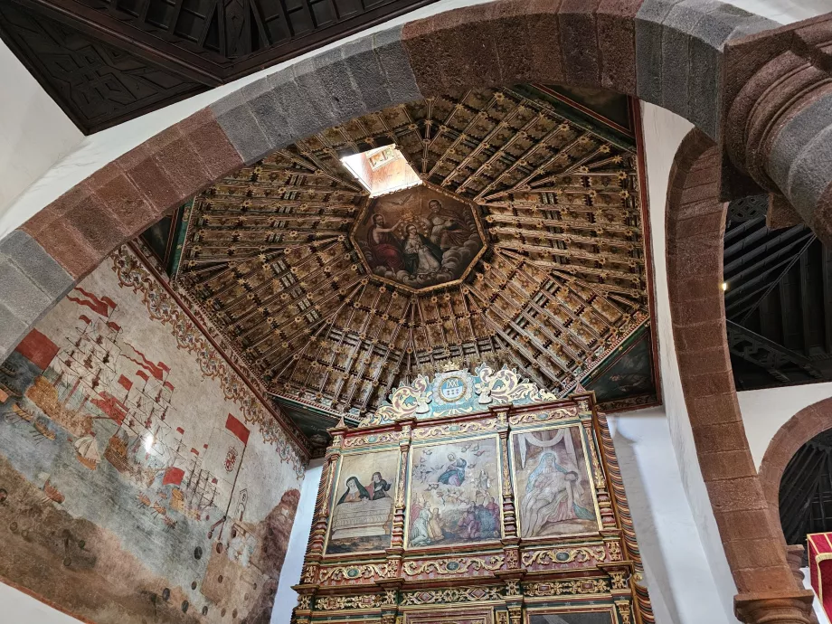 Interno della chiesa, San Sebastian