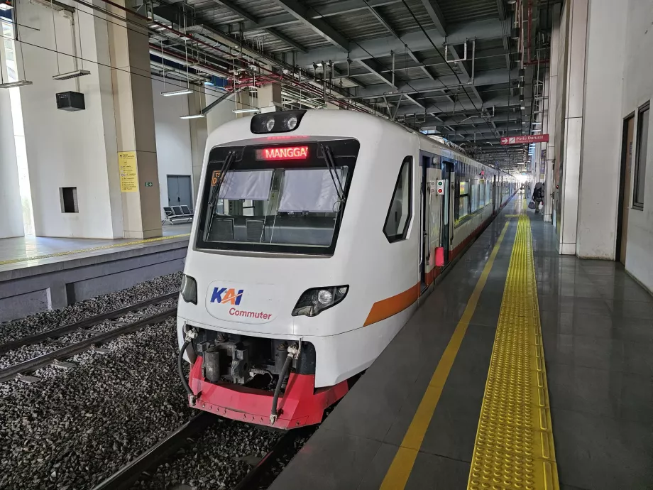 Treno dall'aeroporto al centro di Giacarta