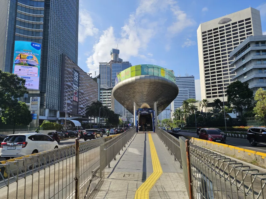 Stazione degli autobus TransJakarta