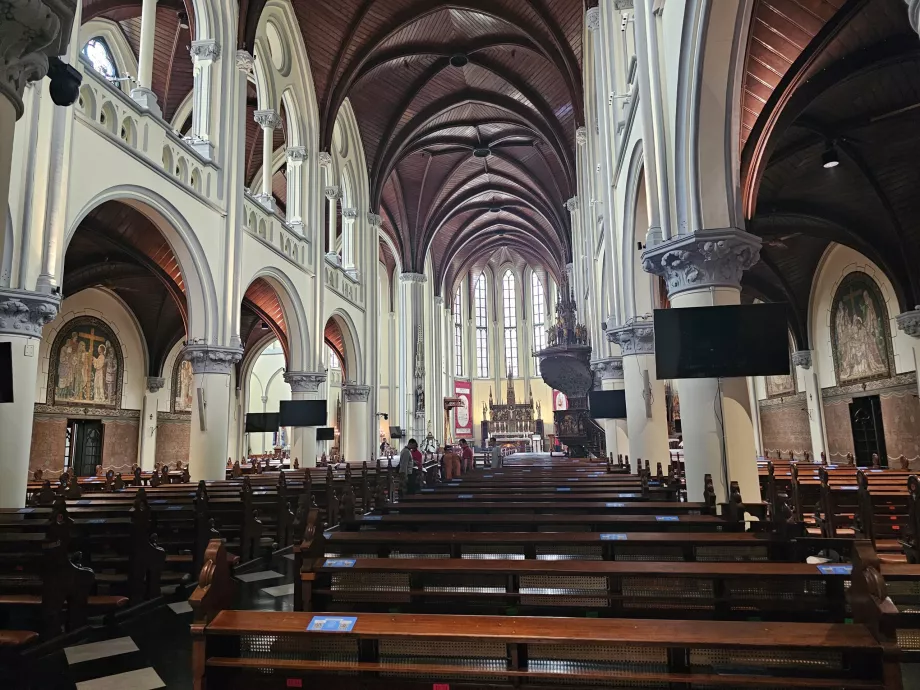 Interno della cattedrale